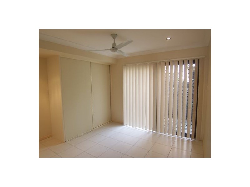 2/35 Harley Street, Labrador QLD 4215