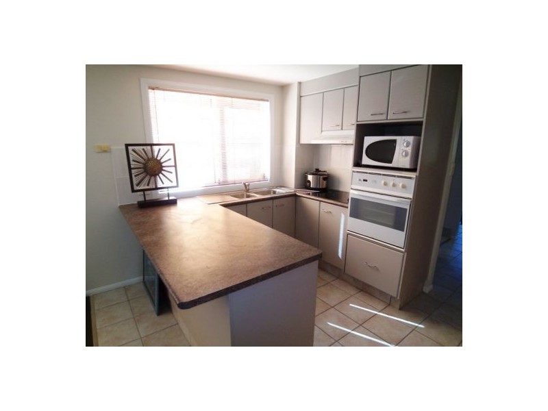 2/3 Kate Street, Southport QLD 4215