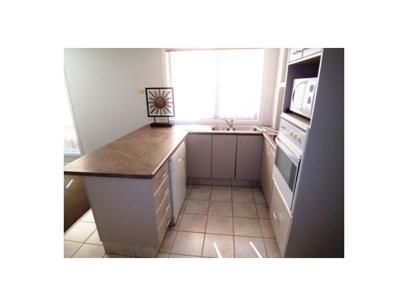 2/3 Kate Street, Southport QLD 4215