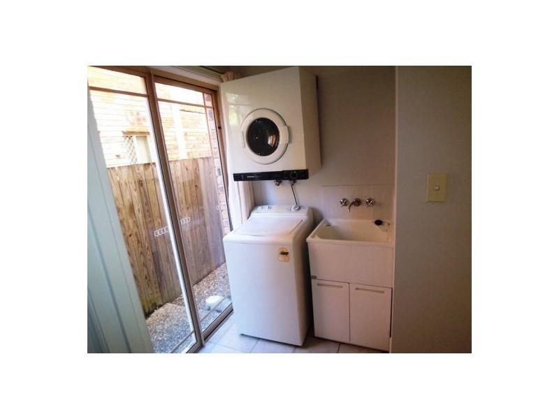 2/3 Kate Street, Southport QLD 4215