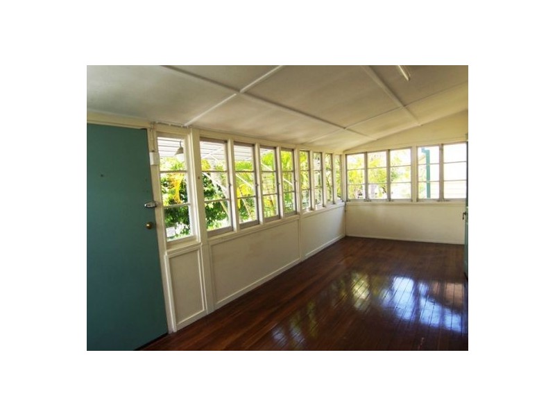 12 Walton Street, Southport QLD 4215