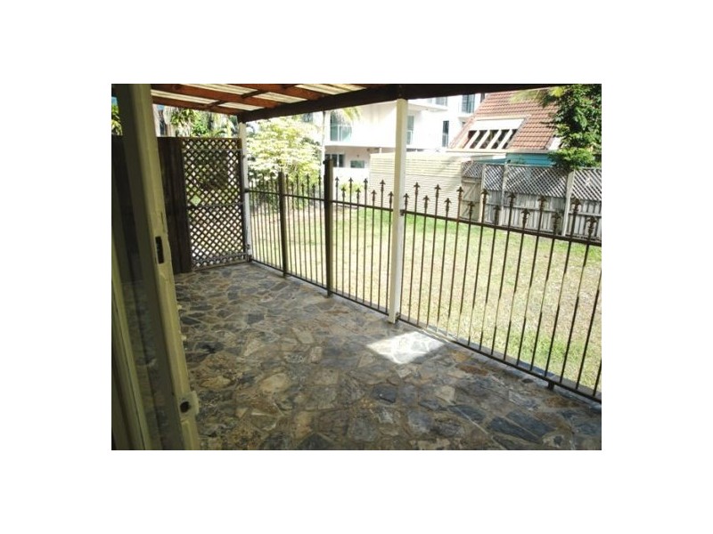 10 Tedder Avenue, Main Beach QLD 4217