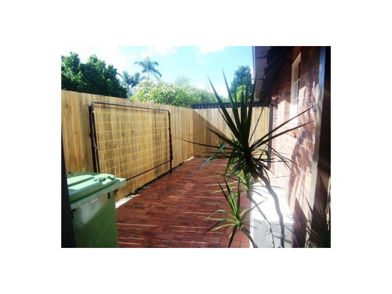 1/7 Dowling Drive, Southport QLD 4215