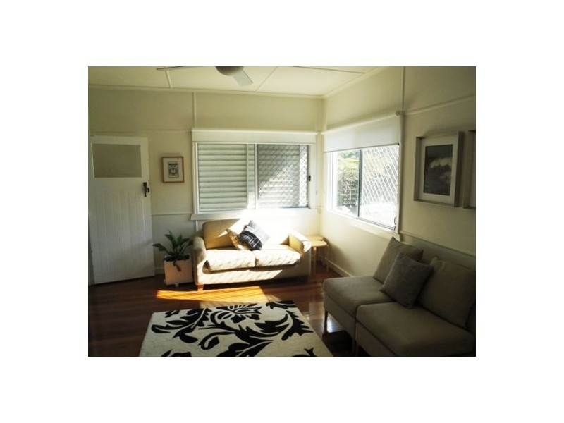 25-27 Sydney Street, Labrador QLD 4215