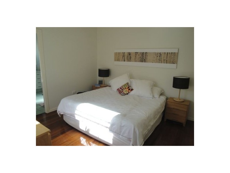 25-27 Sydney Street, Labrador QLD 4215