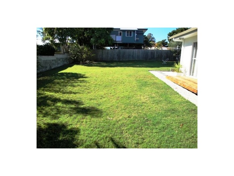 25-27 Sydney Street, Labrador QLD 4215