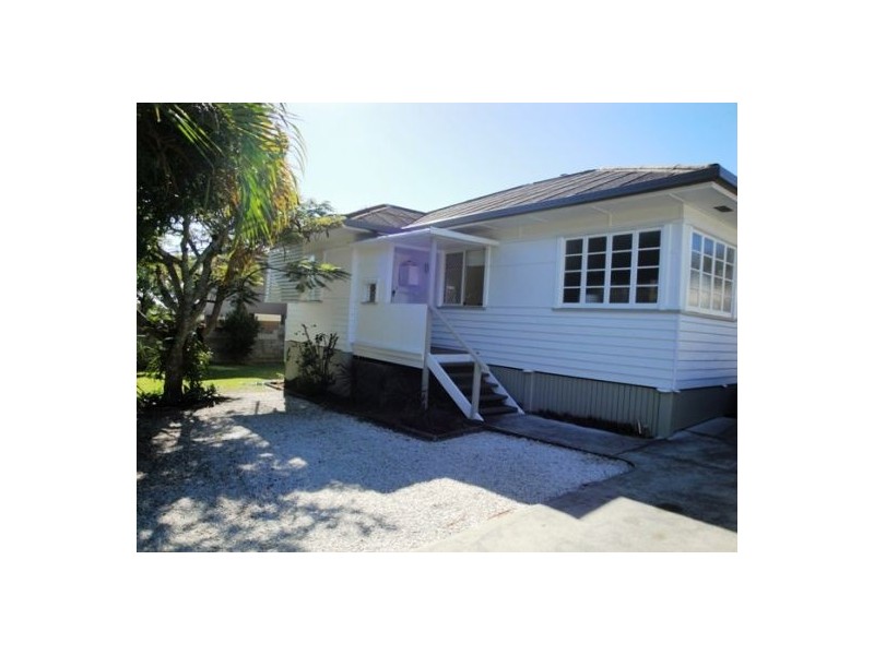 25-27 Sydney Street, Labrador QLD 4215