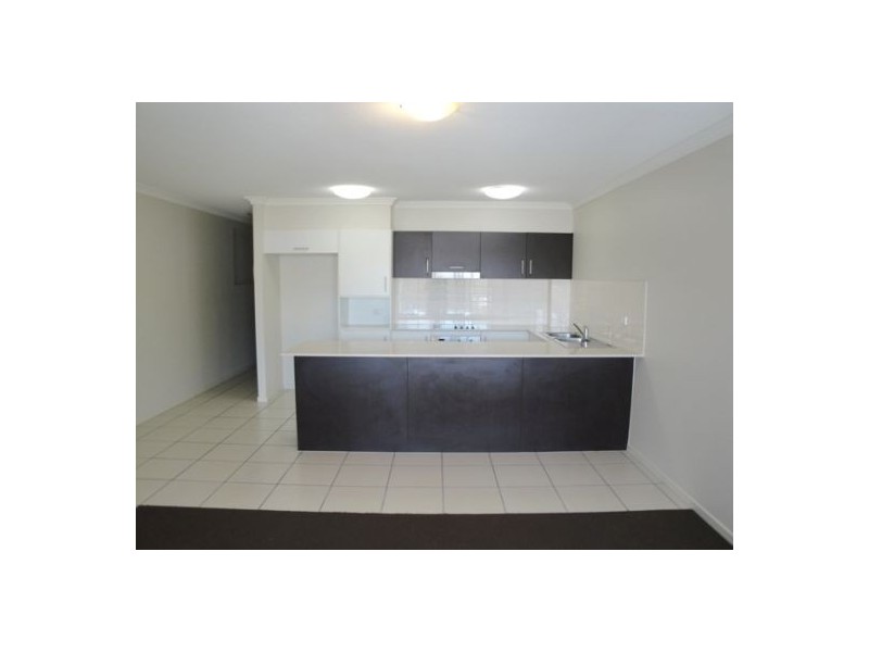 5/8-12 Proud Street, Labrador QLD 4215