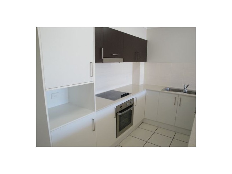 5/8-12 Proud Street, Labrador QLD 4215