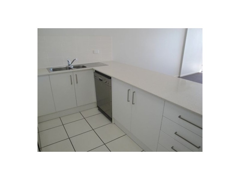 5/8-12 Proud Street, Labrador QLD 4215