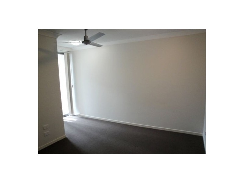 5/8-12 Proud Street, Labrador QLD 4215