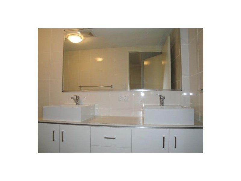 5/8-12 Proud Street, Labrador QLD 4215