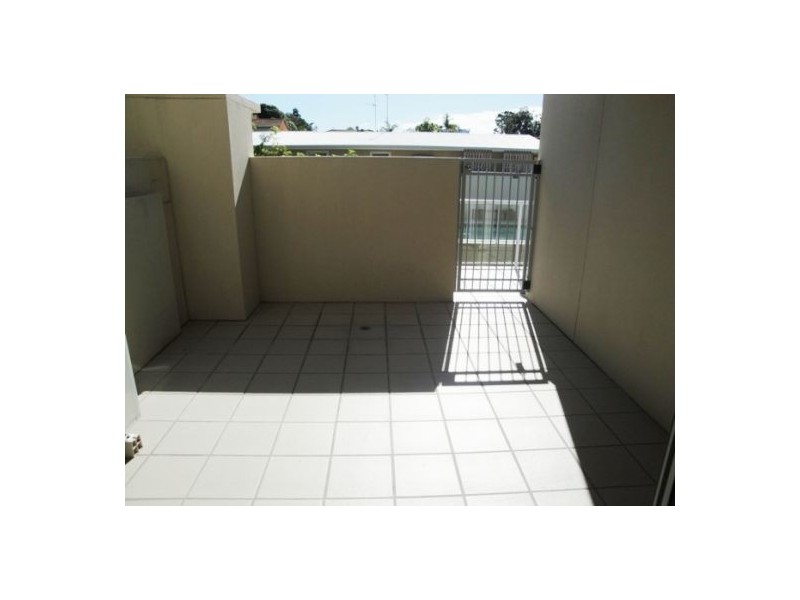 5/8-12 Proud Street, Labrador QLD 4215