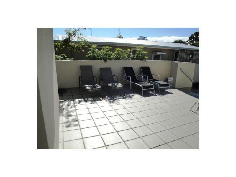 5/8-12 Proud Street, Labrador QLD 4215