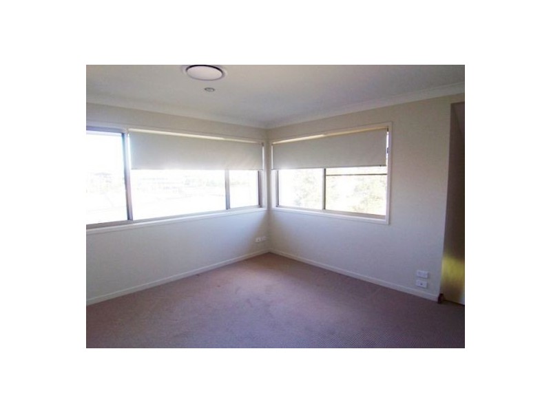 1/7 Waimea Drive, Varsity Lakes QLD 4227