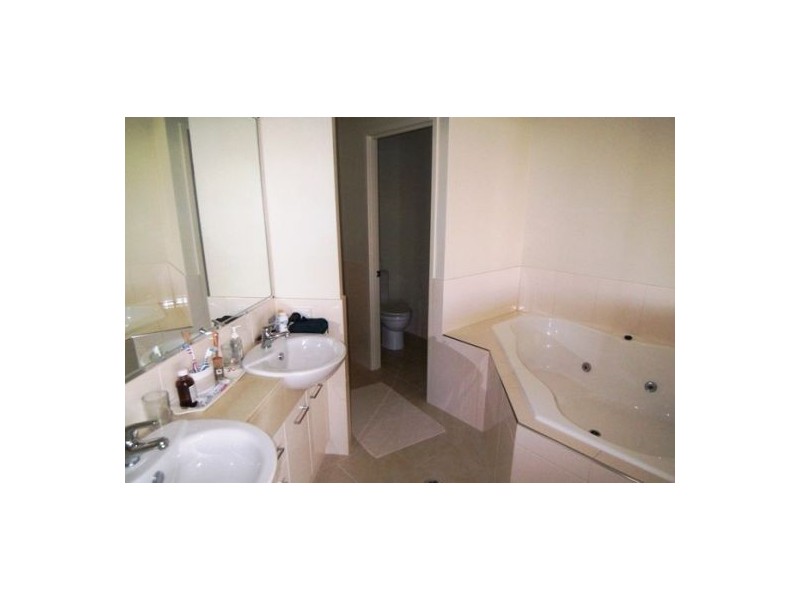 1/7 Waimea Drive, Varsity Lakes QLD 4227