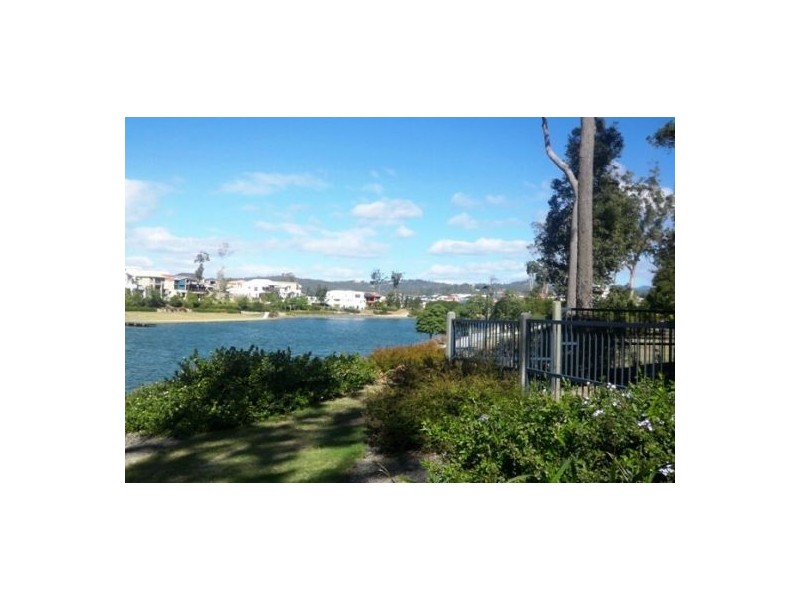 1/7 Waimea Drive, Varsity Lakes QLD 4227