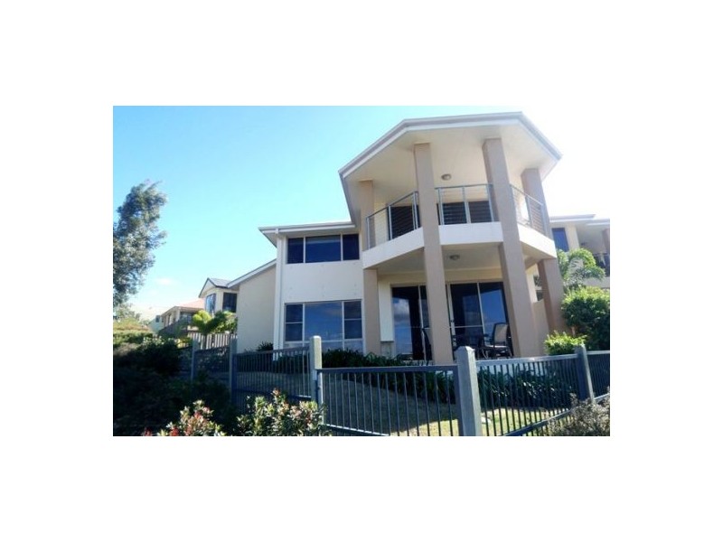 1/7 Waimea Drive, Varsity Lakes QLD 4227