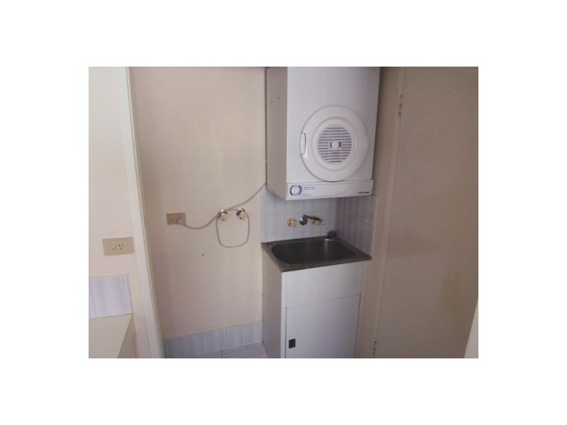 1/144 Marine Parade, Southport QLD 4215