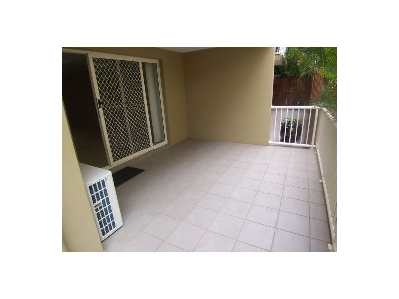 2/66 Queen Street, Southport QLD 4215