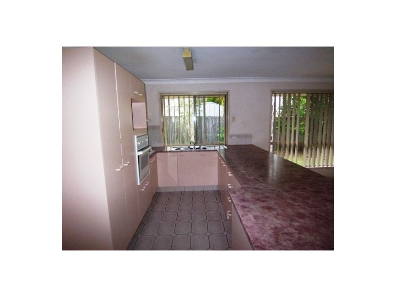 4 Clark Gable Close, Parkwood QLD 4214