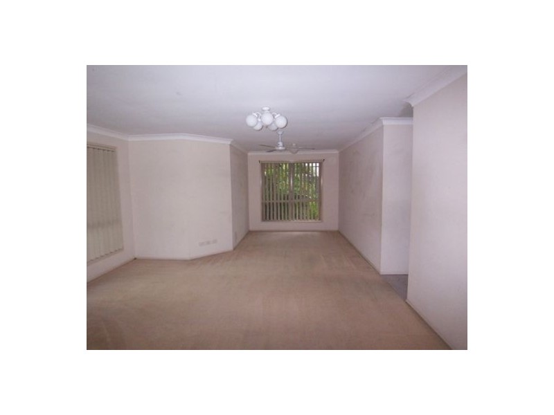 4 Clark Gable Close, Parkwood QLD 4214