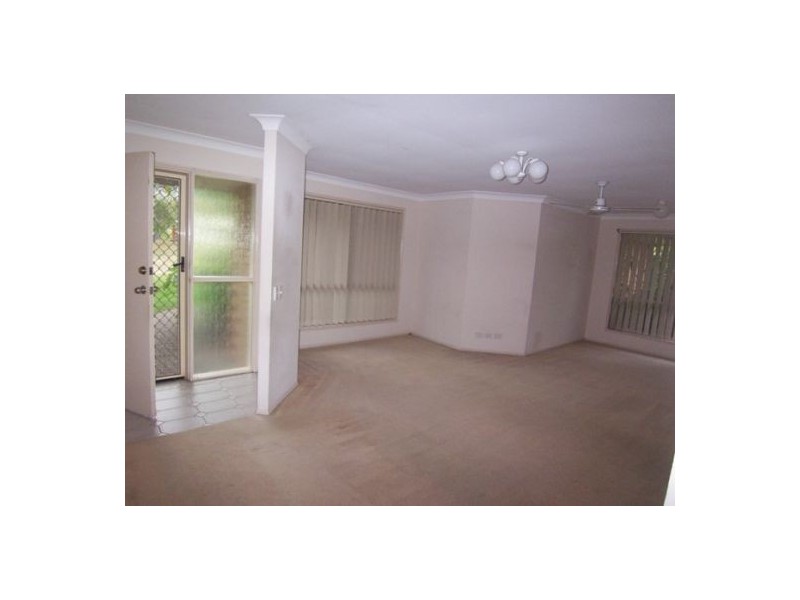 4 Clark Gable Close, Parkwood QLD 4214