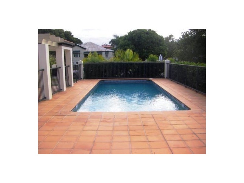 9/33 Lenneberg Street, Southport QLD 4215