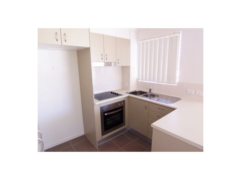 6/13D Wyndham Avenue, Southport QLD 4215