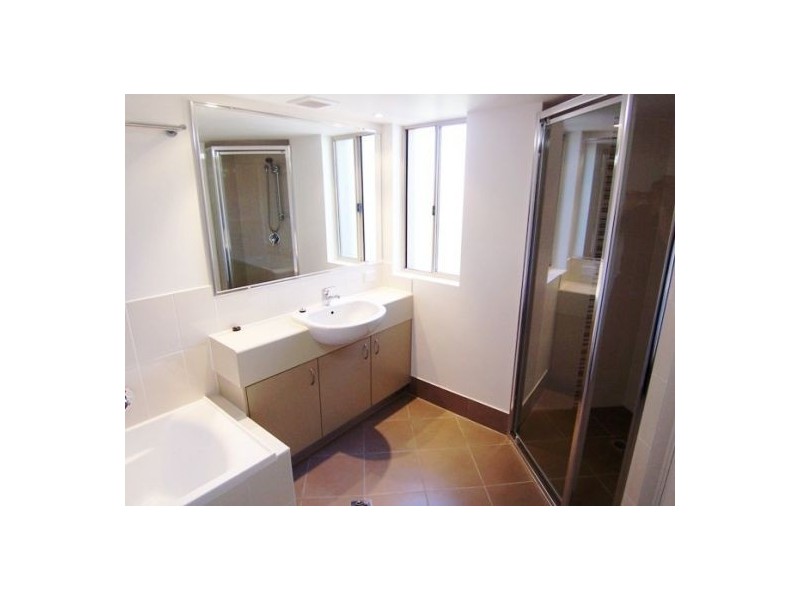 6/13D Wyndham Avenue, Southport QLD 4215