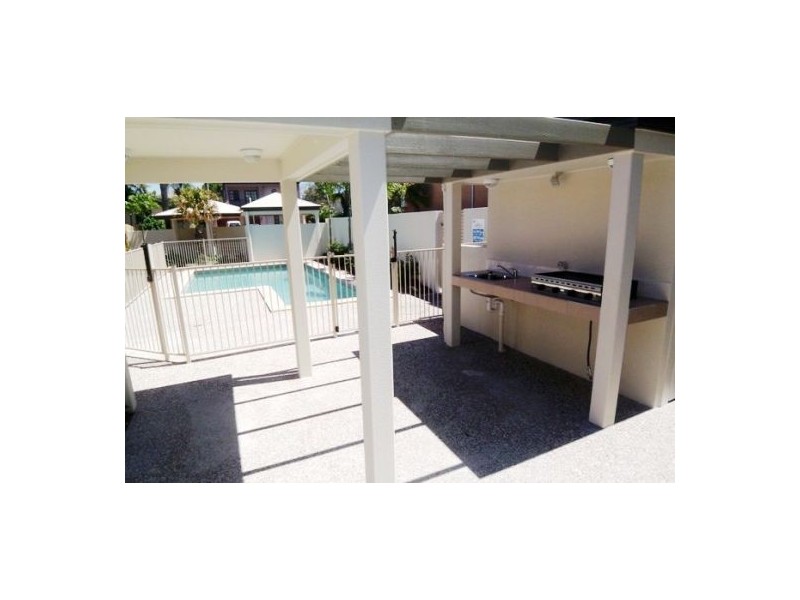 6/13D Wyndham Avenue, Southport QLD 4215