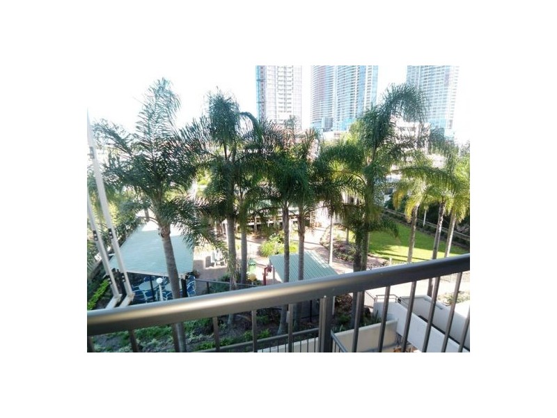 5C/10 Marine Parade, Southport QLD 4215