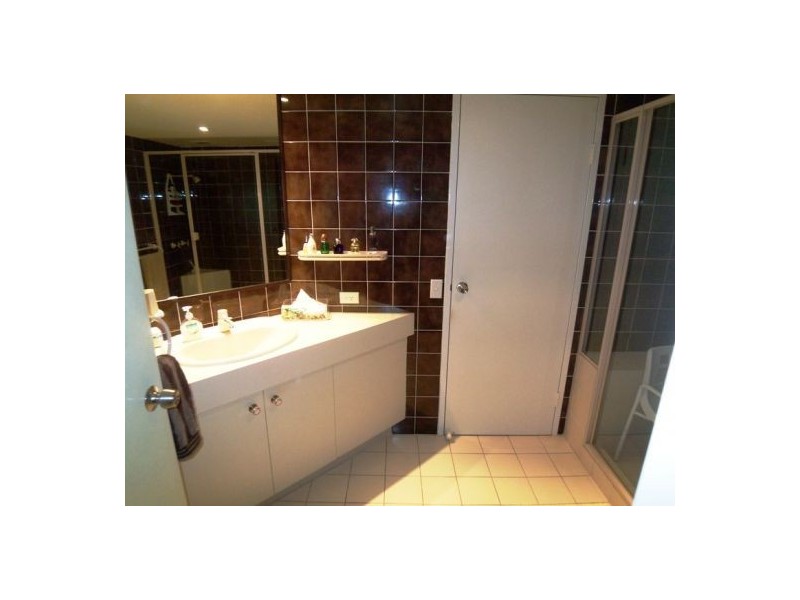 5C/10 Marine Parade, Southport QLD 4215