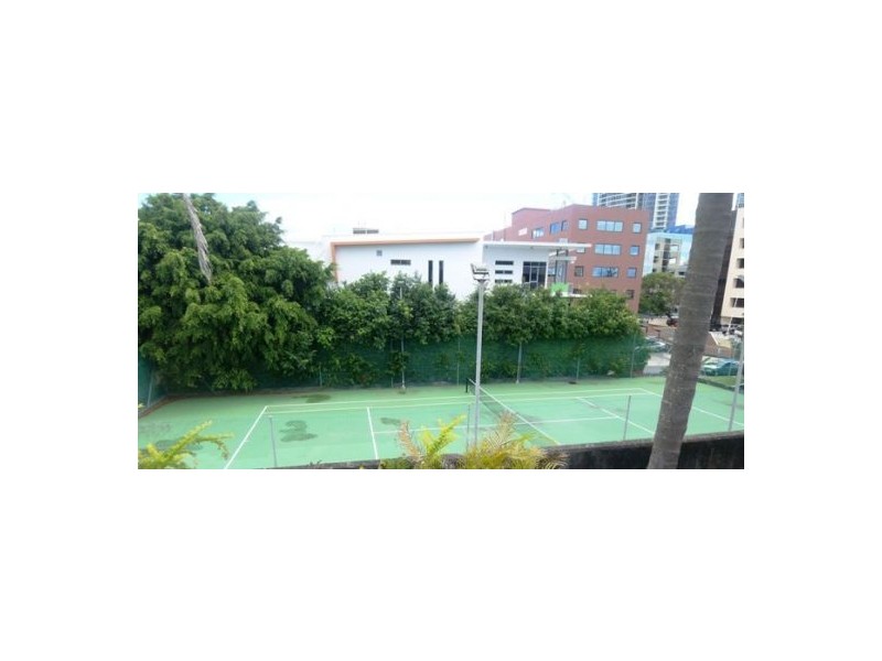 5C/10 Marine Parade, Southport QLD 4215