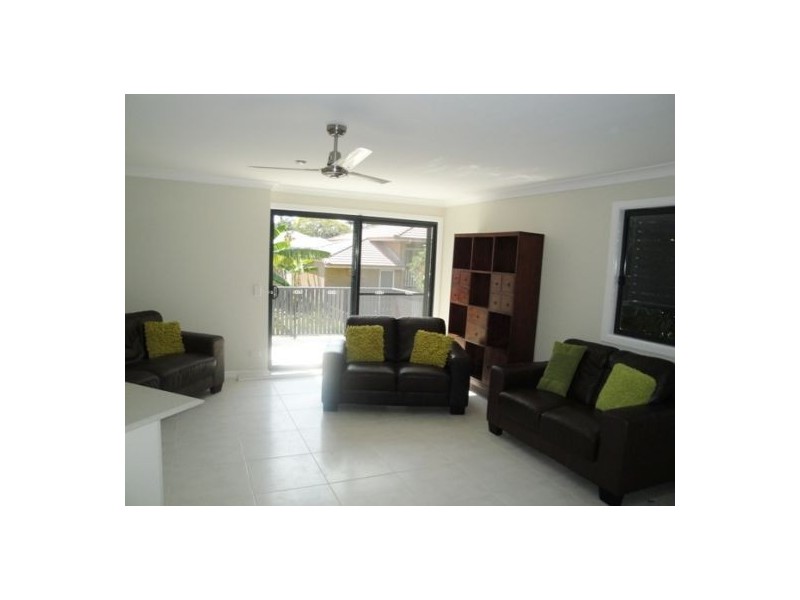 117 Minnie Street FURNISHED, Southport QLD 4215