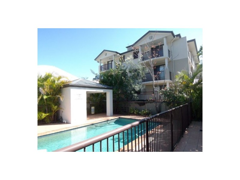 6/13-15 Johnston Street “Sapphire Mist”, Southport QLD 4215