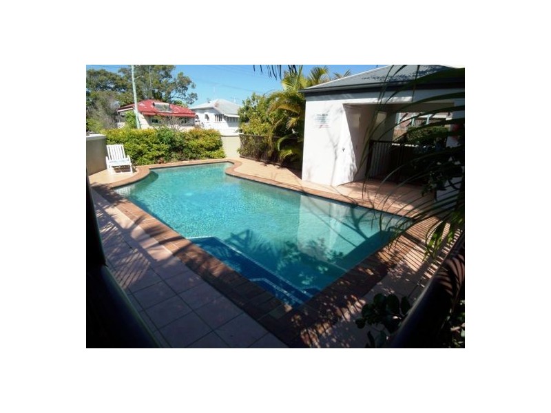 6/13-15 Johnston Street “Sapphire Mist”, Southport QLD 4215