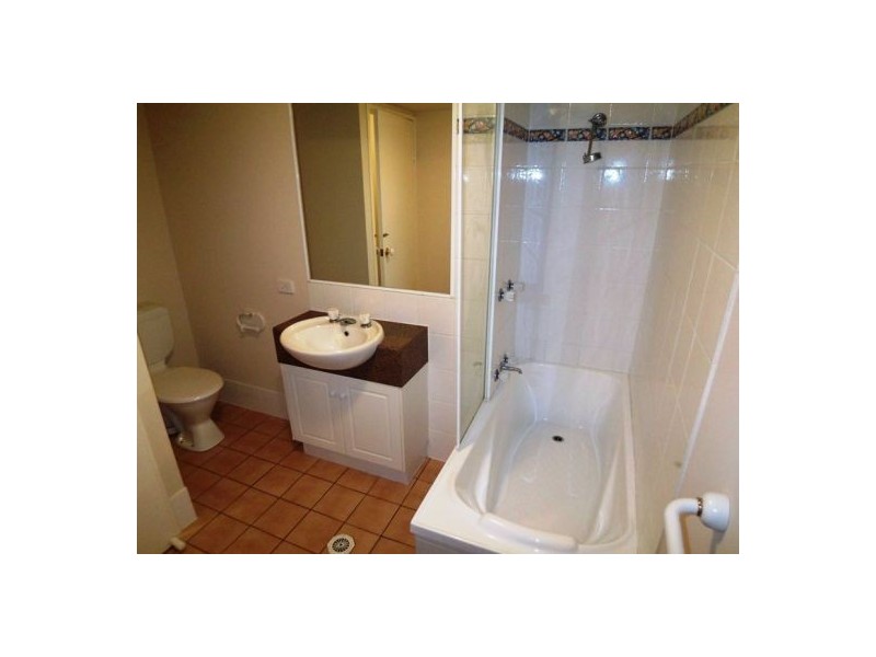 6/13-15 Johnston Street “Sapphire Mist”, Southport QLD 4215