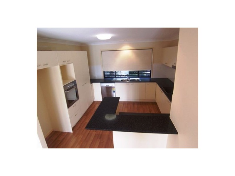 2/35a Harley Street, Labrador QLD 4215