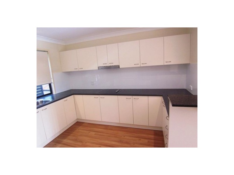 2/35a Harley Street, Labrador QLD 4215