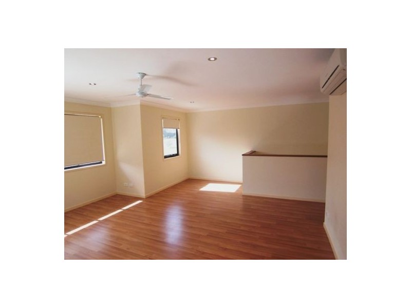 2/35a Harley Street, Labrador QLD 4215