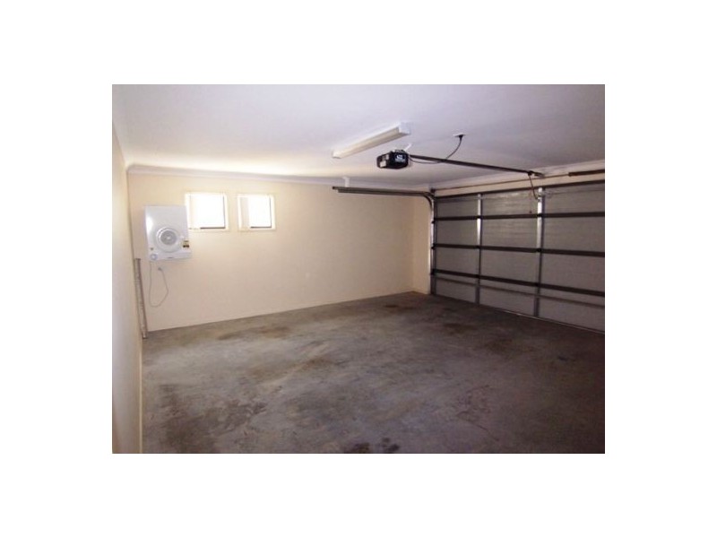 2/35a Harley Street, Labrador QLD 4215