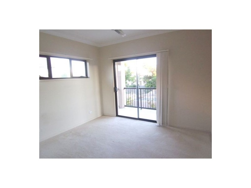 5/33 Harley Street, Labrador QLD 4215