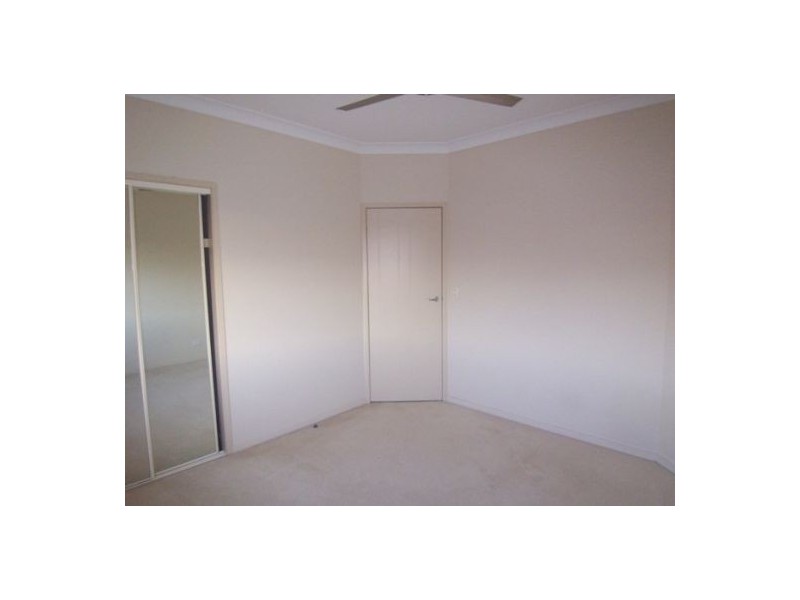 5/33 Harley Street, Labrador QLD 4215