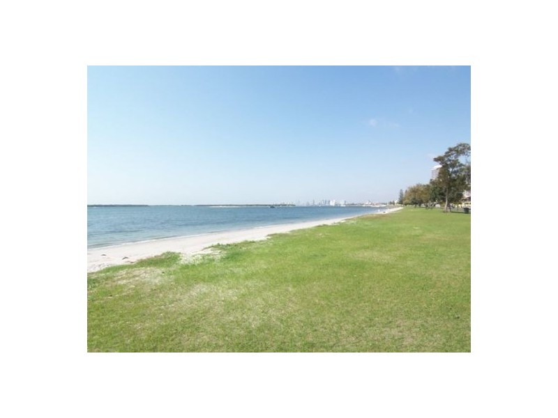 21/14-18  Jennifer Ave, Runaway Bay QLD 4216