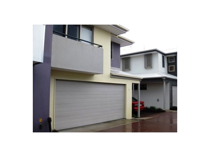 10/32-34 Margaret Street, Southport QLD 4215