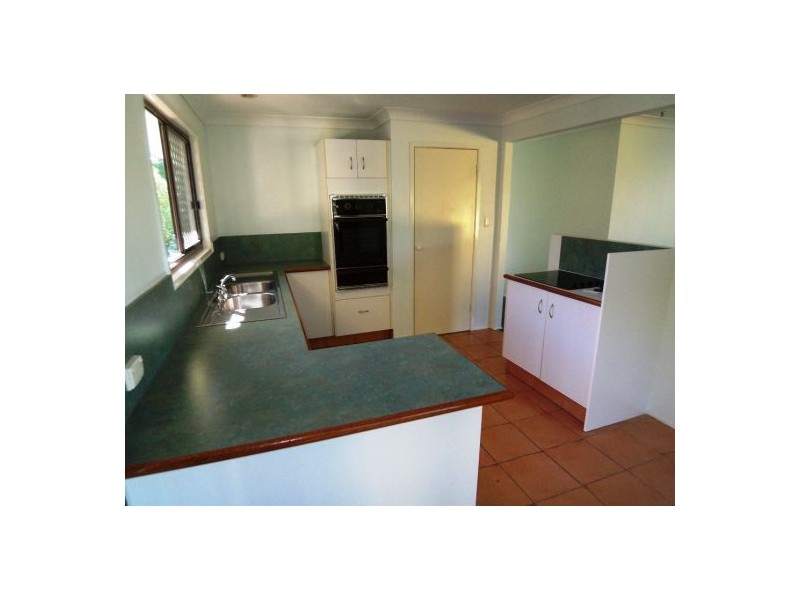 27 Lavinia, Southport QLD 4215