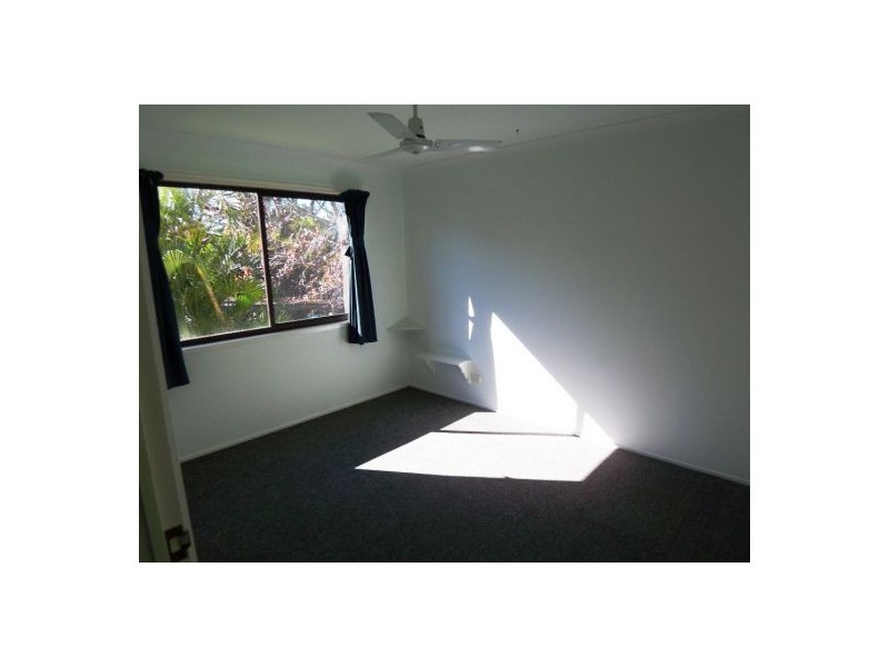 27 Lavinia, Southport QLD 4215