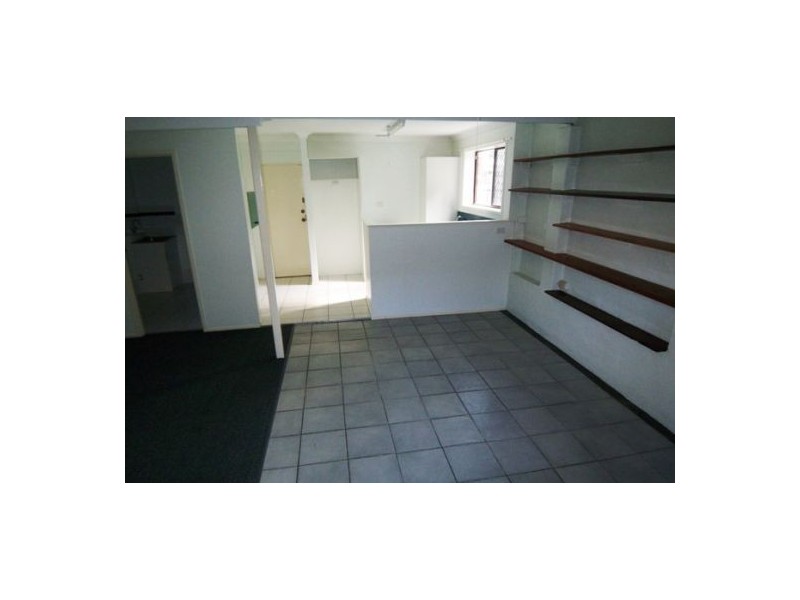 27 Lavinia, Southport QLD 4215