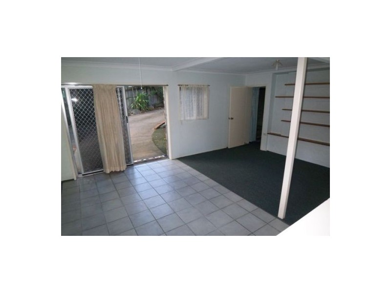 27 Lavinia, Southport QLD 4215